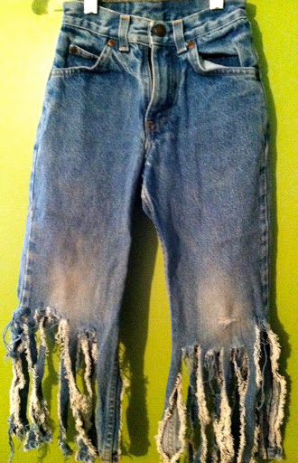 roberto's shredded pants